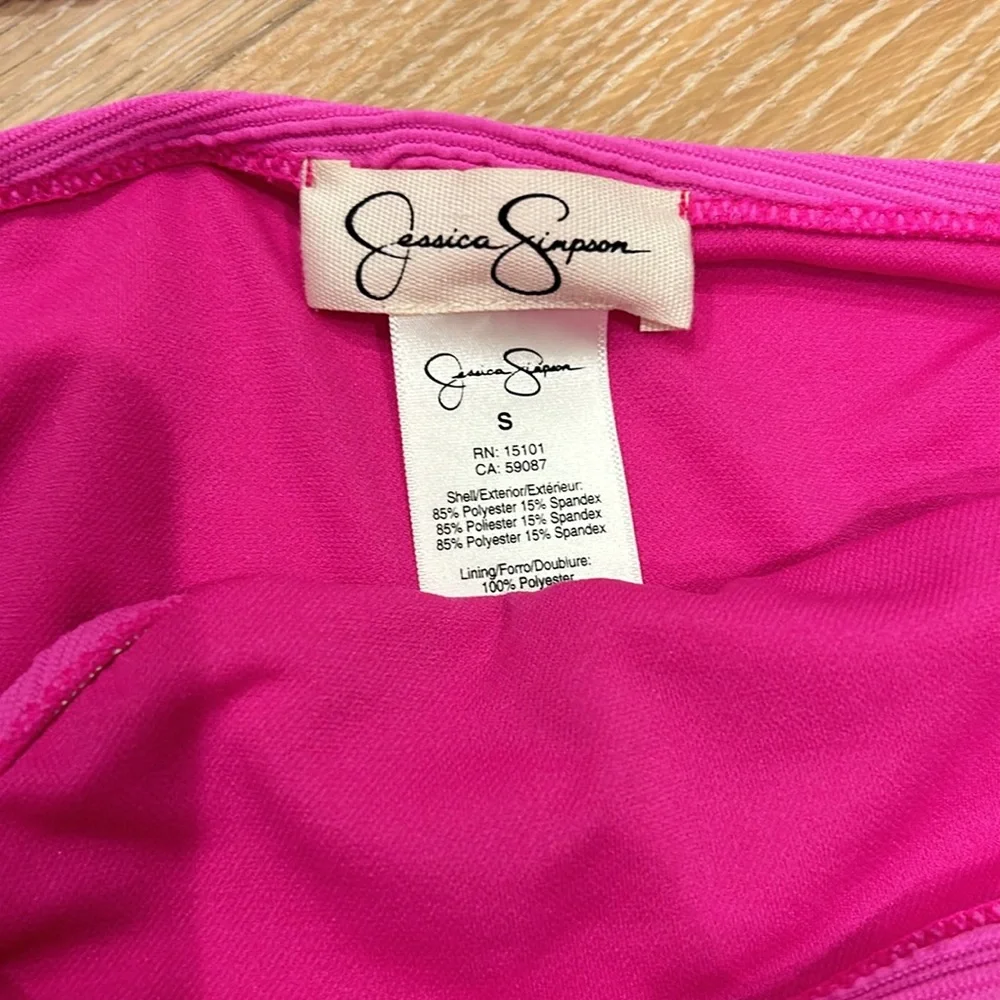 Jessica Simpson pink 2 pc swimsuit in size Small.